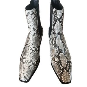 NWT AQUA Esra snakeskin pattern leather Chelsea boots. With box.